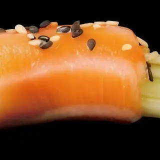 121. Especial roll pepino 1u.