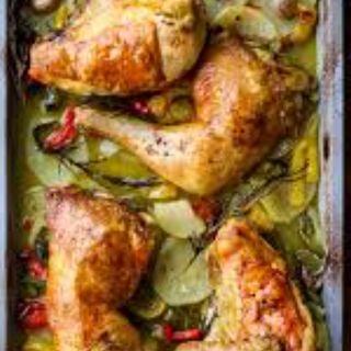 Pollo asado con patatas pimientos y berenjenas