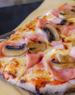 Pizza Caprichosa 33 Cm.