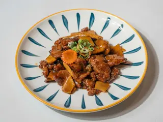 Láminas De Buey Con Setas Y Bambú