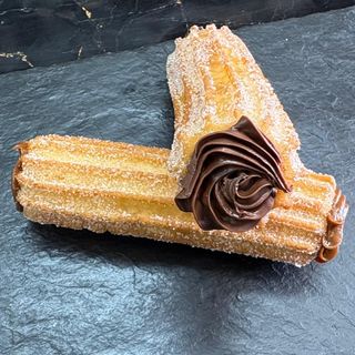 Xuixo relleno de avellanas tipo Nutella (ud).