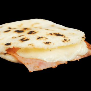 Arepa jamón y queso