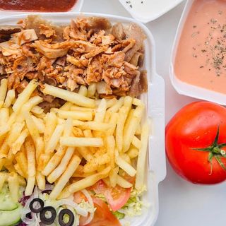 Plato kebab con patatas