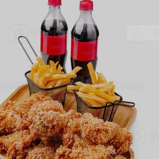 FRIED CHICKEN 6 piezas pollo frito patatas 2 Refrescos