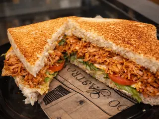 Sándwich deluxe