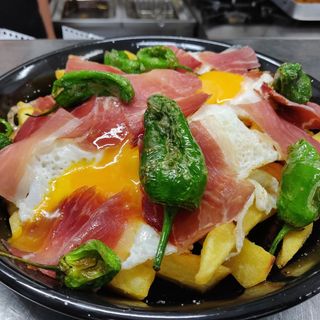 Huevos rotos con jamon