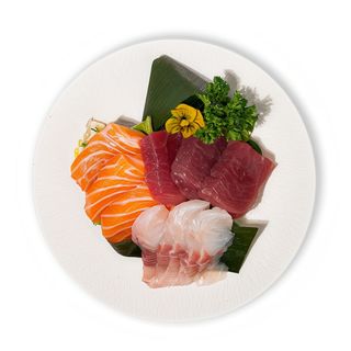 83. Sashimi mixto (9 pzs.)
