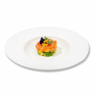 90. Tartar de salmón