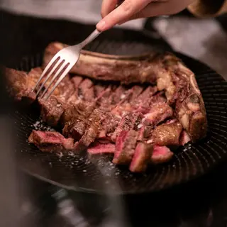 Chuletón madurado de Lomo Alto de Vaca a la Brasa (1 Kg)
