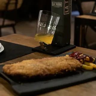 Ternera, Chosco de Tineo IGP, Compota de Pera y Queso Fusión de Sidra