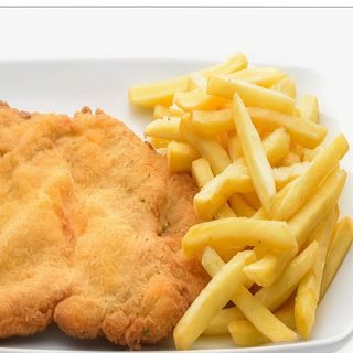 Milanesa de polo con patacas ou arroz