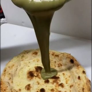 Pizza con Crema De Pistacho Dulce y nutella