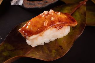 Nigiri De Pez Mantequilla Caramelizado (1 Pza.)