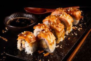Roll Caramelizado De Salmon Noruego (8 Pzs.)