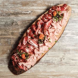 Salumi italiani misti con pane italiano