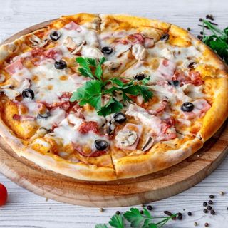 Pizza funghi prosciutto (33 cm.)