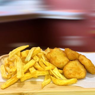 Nuggets de Pollo y Patatas fritas