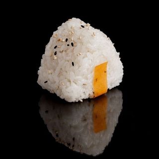 95.Onigiri de salmón 