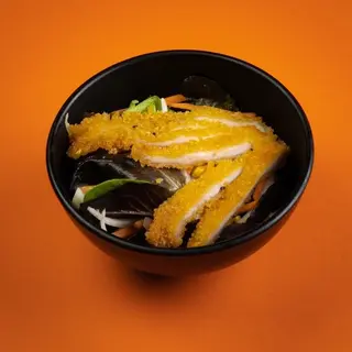 21. ENSALADA DELUXE