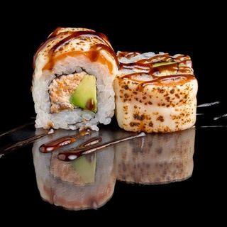 121.Salmón plus roll 8und