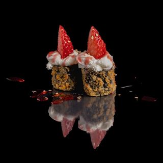 127.Hosomaki frito de fresa