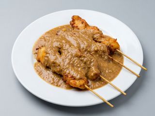 Pinchitos De Pollo Con Salsa De Cacahuetes