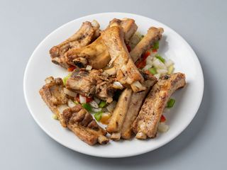 Costilla Con Sal Y Pimienta