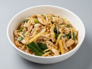 Pollo con cebolla y jengibre 