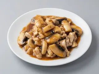 Pollo con champiñones