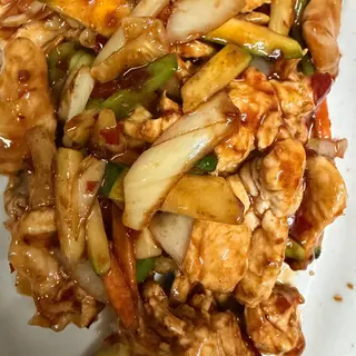 Pollo con salsa GONBAO (Poco picante )
