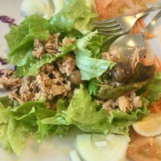 Ensalada mixta con atún
