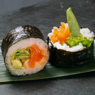 Salmon Futomaki