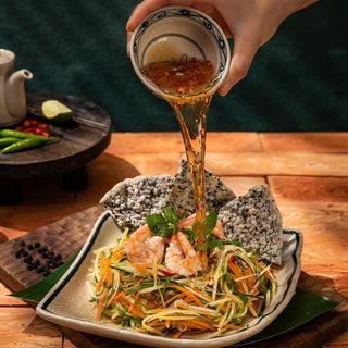 Ensalada tropical-Nom xoai tom