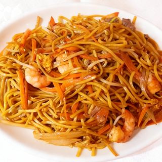 tallarines frito tres delicias