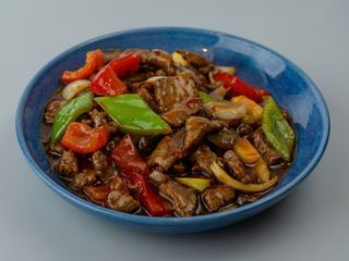 ternera con salsa picante