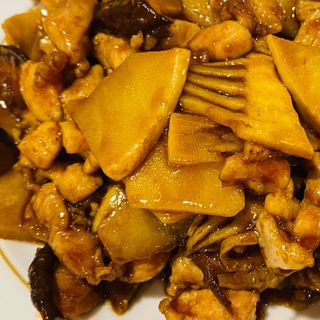 pollo com bambu y seta