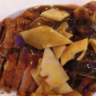 pato con bambu y seta