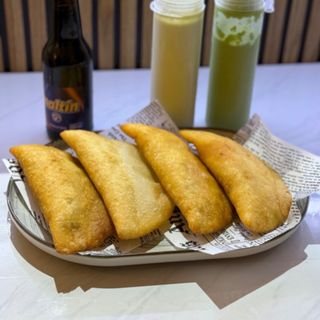Empanada Carne Molida Con Queso