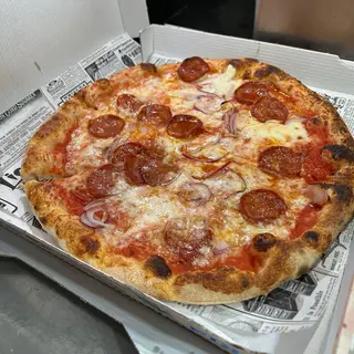 Pizza Peperoni y Cebolla