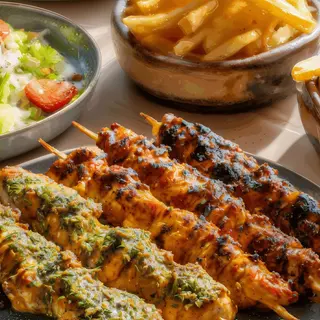Brochetas de pollo 3 unidades.