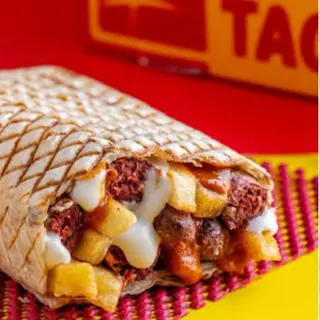 Tacos de salchichas merguez .