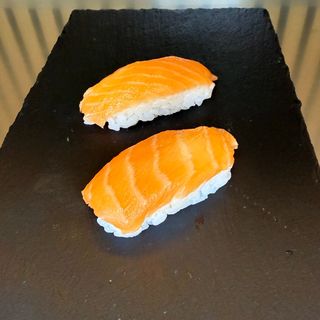 Nigiri de Salmon (2pzas)