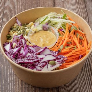 Ensalada verde con salsa de nueces