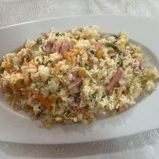 211. Arroz Frito Tres Delicias