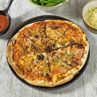 P15. Pizza Thousand & One Nights