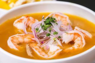 Encebollado mixto