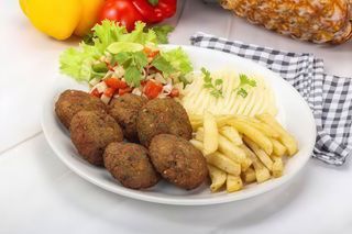 Falafel (4 uds.) y patatas fritas