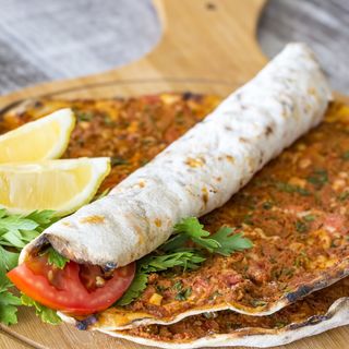 Menú piza turca (solo carne y salsa 