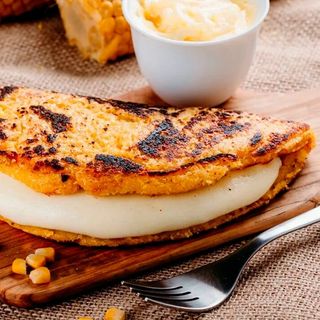 Cachapa Mechada Queso 