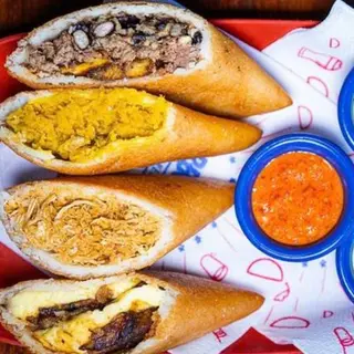 Empanada Mechada Queso